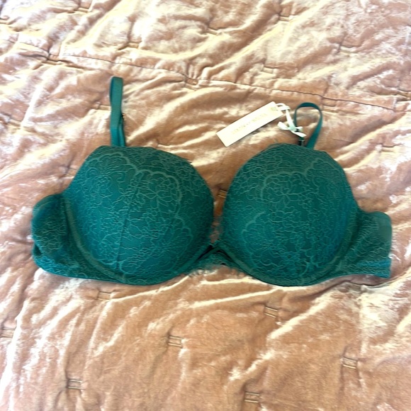 Victorias Secret Intimates Push up bra. New with tags! - Picture 1 of 4
